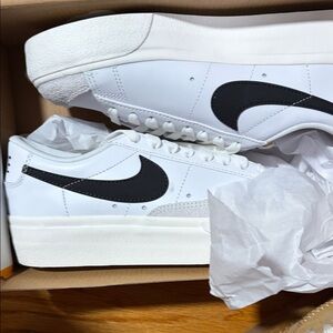Nike Men's White Sneakers with Black Swoosh